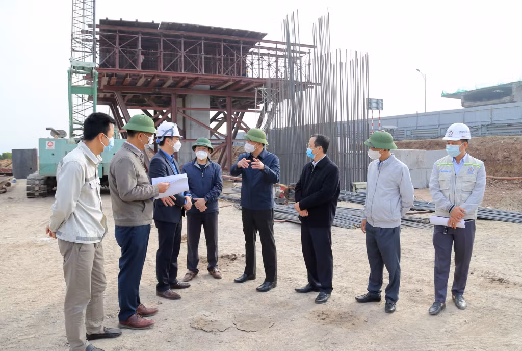 Lãnh đạo tỉnh kiểm tra, chỉ đạo giải quyết vướng mắc, đẩy nhanh tiến độ các dự án giao thông trọng điểm trong tháng 1/2022.