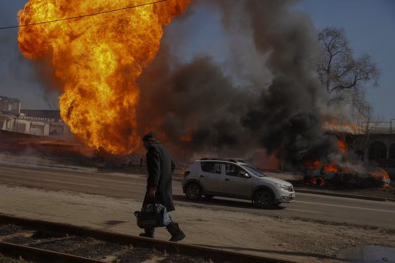 Xung đột với Ukraine đang tạo ra những "bình thường mới" với Nga. Ảnh: Reuters