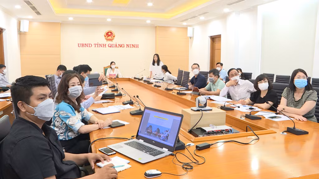 Quang cảnh cuộc họp