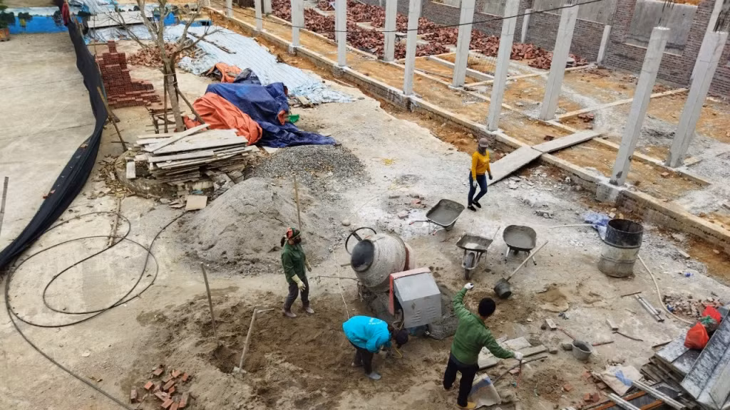 Trường THCS Húc Động đang được đầu tư xây mới nhà học 2 tầng.