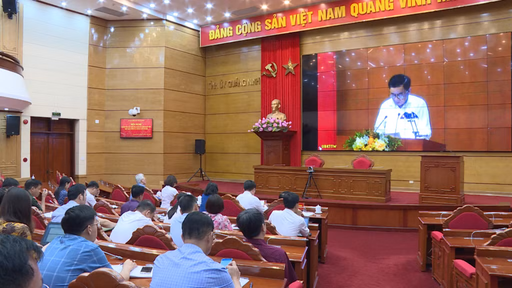 Quang cảnh Hội nghị toàn quốc sơ kết công tác kiểm tra, giám sát của Đảng 6 tháng đầu năm 2022 tại điểm cầu Quảng Ninh.