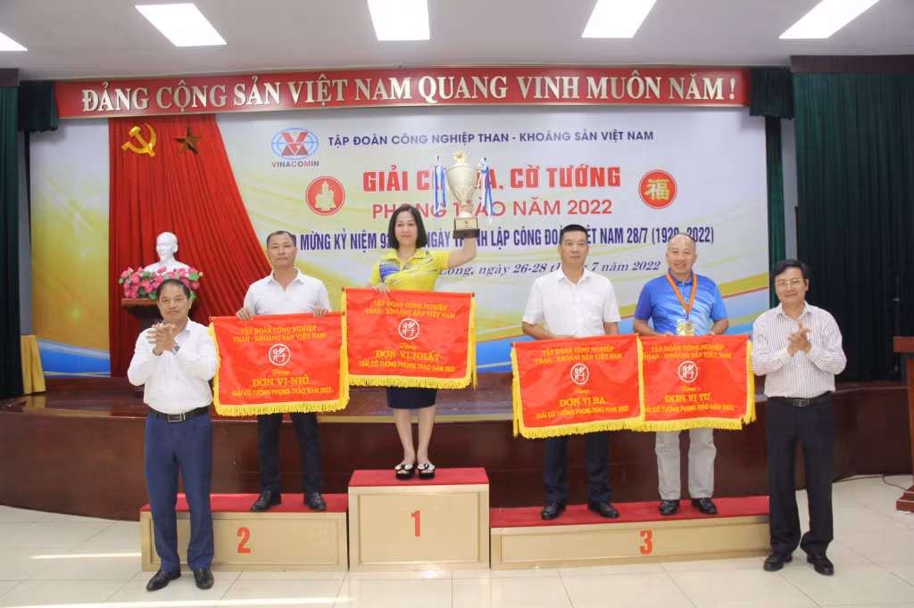 Công ty CP Than Hà Tu nhất toàn đoàn môn cờ tướng.