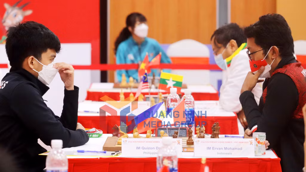 Kỳ thủ Indonesia Ervan Mohamad, đối thủ nặng ký của Trường Sơn cũng giành được những điểm số quan trọng.