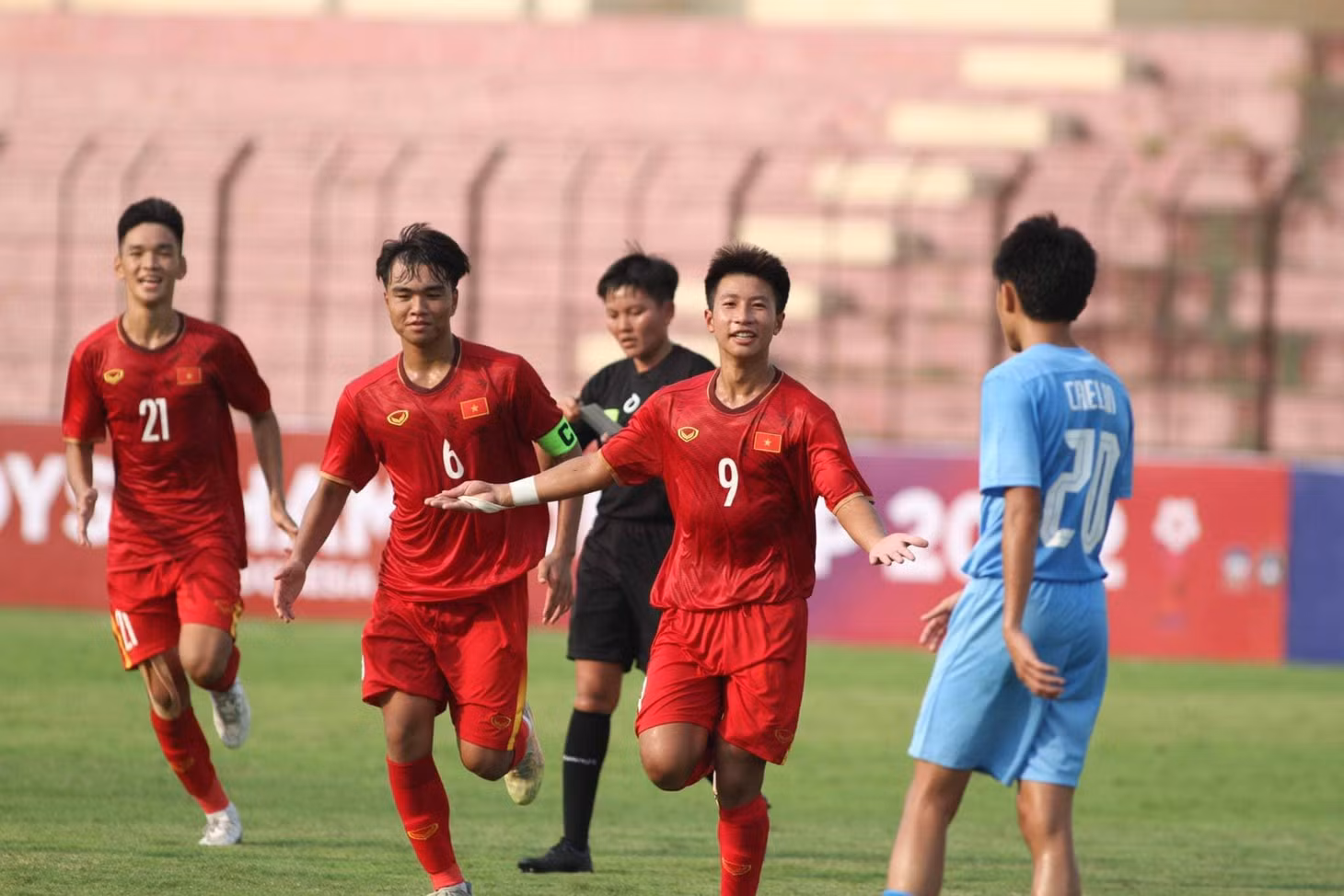 U16 Việt Nam thắng đậm Singapore trận mở màn giải Đông Nam Á ảnh 1