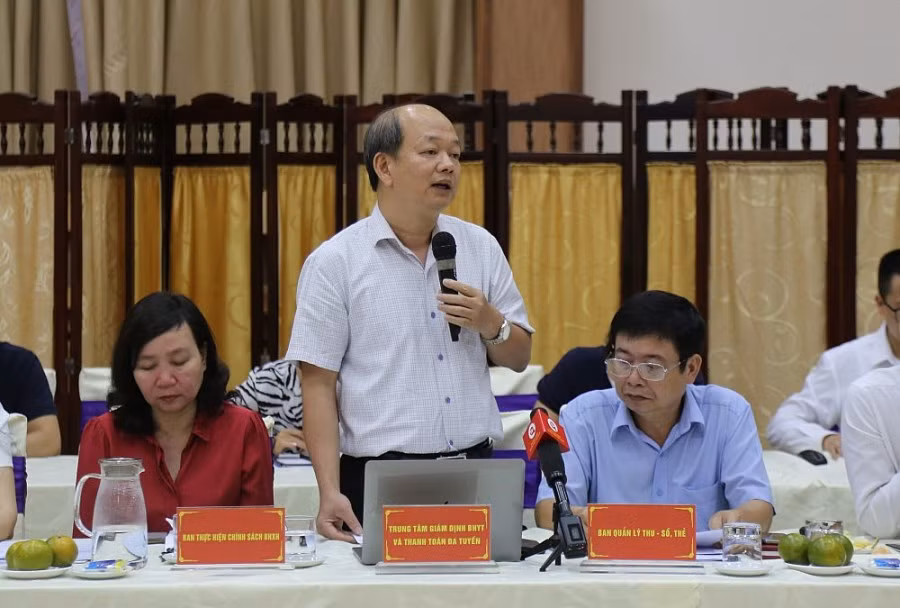 Ông Nguyễn Tất Thao (giữa)– Phó Giám đốc Trung tâm Giám định Bảo hiểm y tế và Thanh toán đa tuyến Khu vực phía Bắc