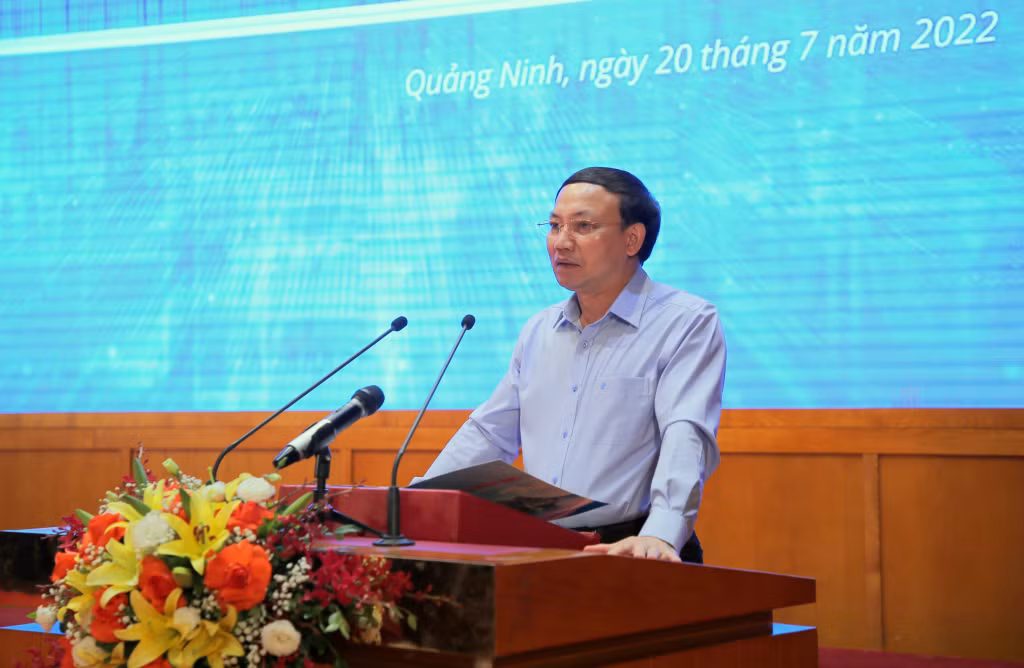 Đồng chí Nguyễn Xuân Ký, Bí thư Tỉnh ủy, Chủ tịch HĐND tỉnh phát biểu khai mạc và chỉ đạo tại hội nghị.