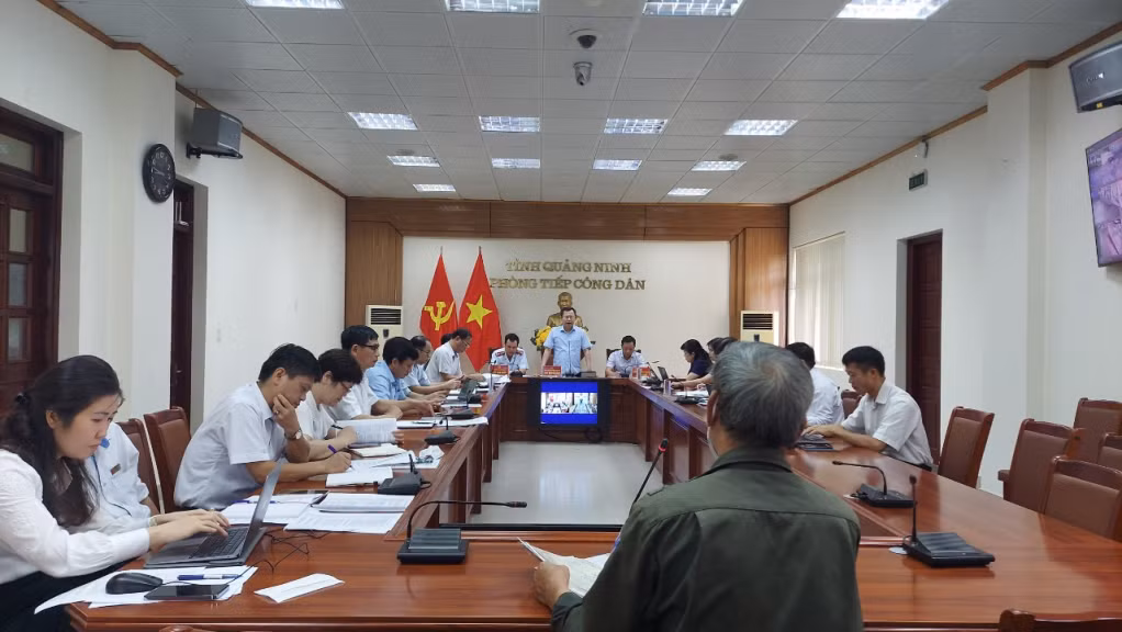 Quang cảnh buổi tiếp công dân định kỳ.