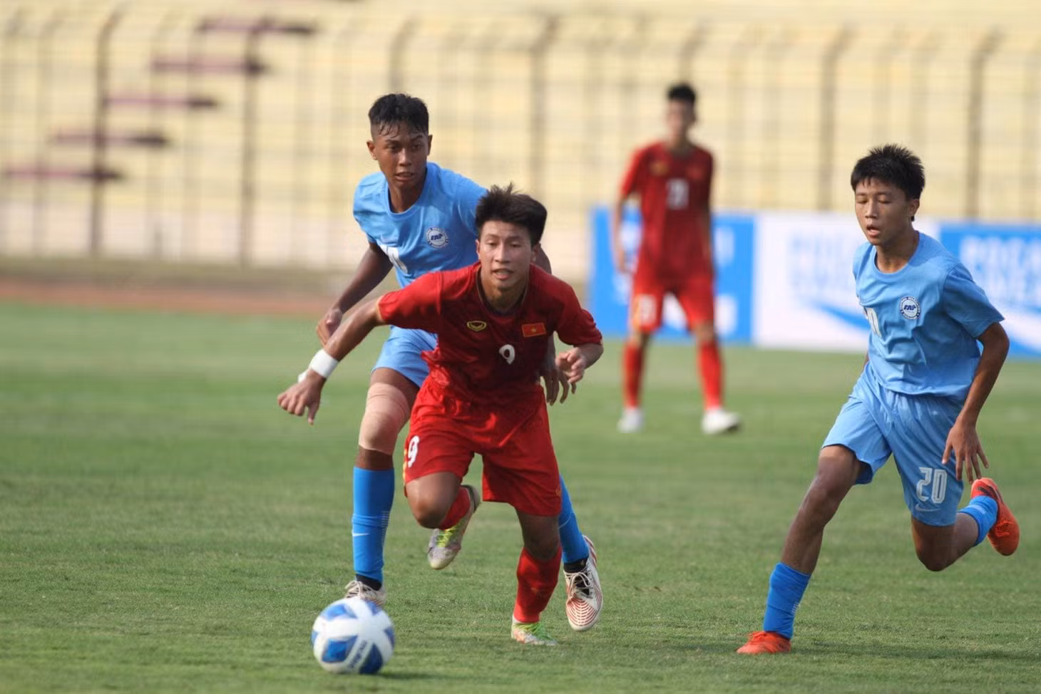 U16 Việt Nam giảm nhịp độ trận đấu ở thời điểm cuối hiệp 1
