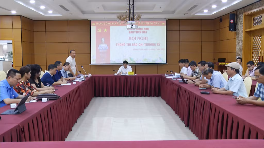 Quang cảnh hội nghị