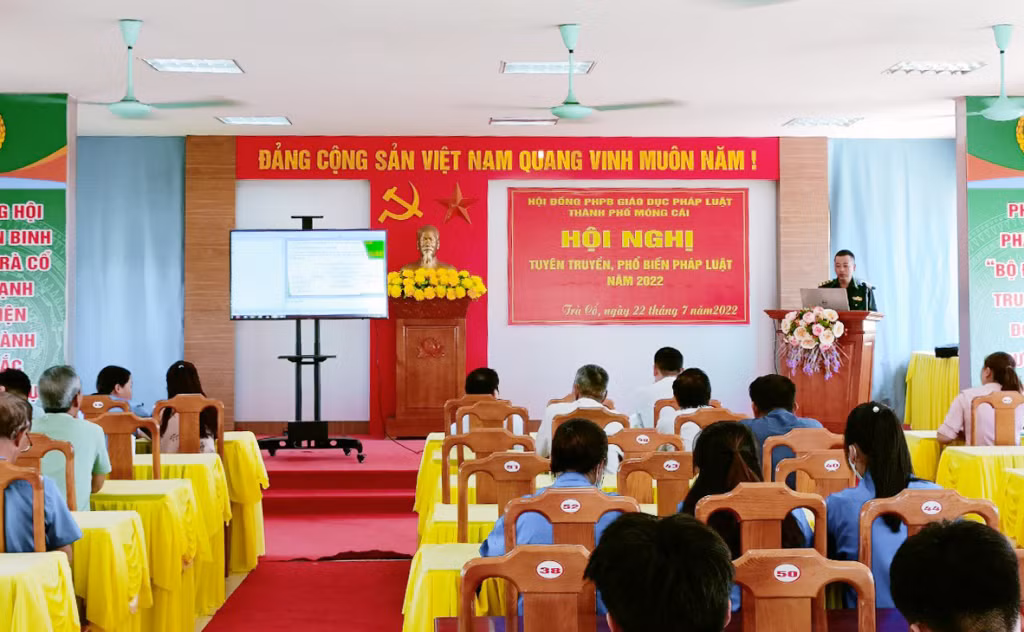 Quang cảnh hội nghị tuyên truyền phổ biến pháp luật.