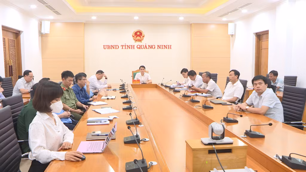 Quang cảnh hội nghị tại điểm cầu Quảng Ninh.
