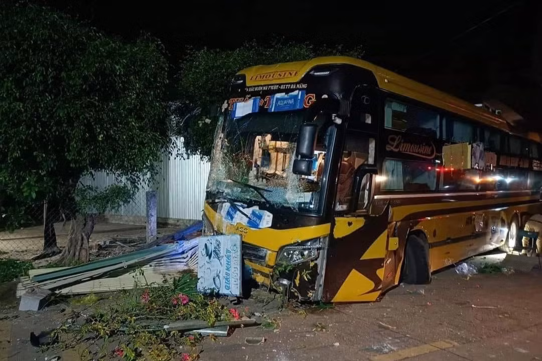 Vụ tai nạn giao thông liên hoàn khiến một người đàn ông tử vong (Ảnh: Uy Nguyễn).