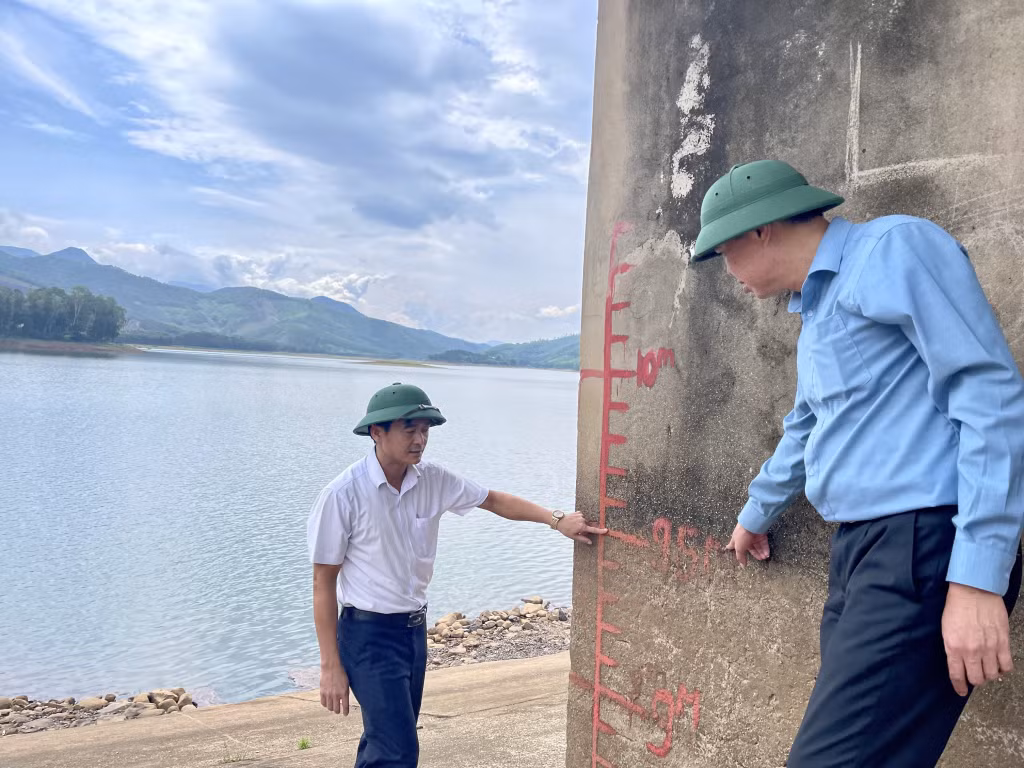 Mực nước hiện tại ở hồ Khe Chè hiện đã giảm xuống còn 3,4 triệu m3.