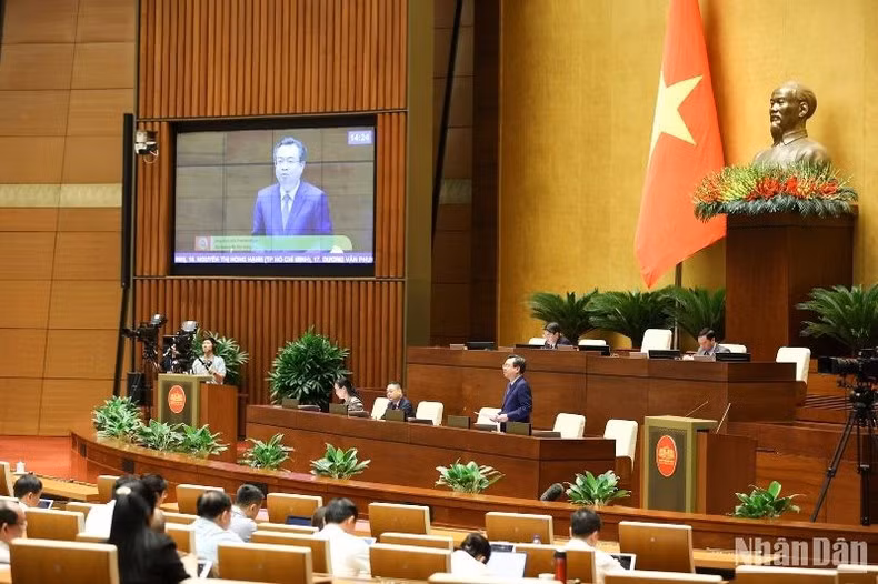 Quang cảnh phiên họp của Quốc hội chiều 23/6. (Ảnh: DUY LINH)