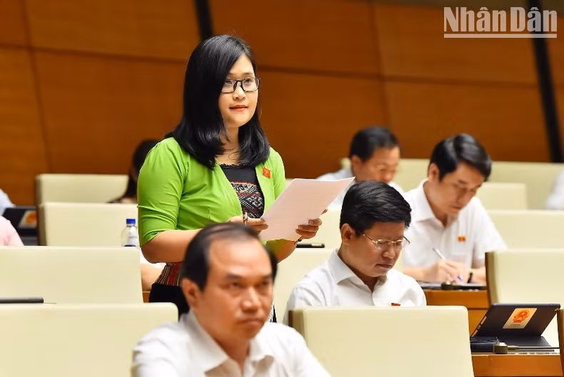 Đại biểu Hà Ánh Phượng - Đoàn đại biểu Quốc hội tỉnh Phú Thọ. (Ảnh: THỦY NGUYÊN)