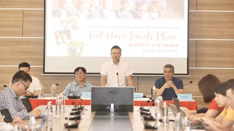 Ông Phạm Anh Tuấn, Cục trưởng Thông tin đối ngoại công bố thể lệ cuộc thi ảnh, video "Việt Nam hạnh phúc" . (Ảnh: Minh Quyết, TTXVN)