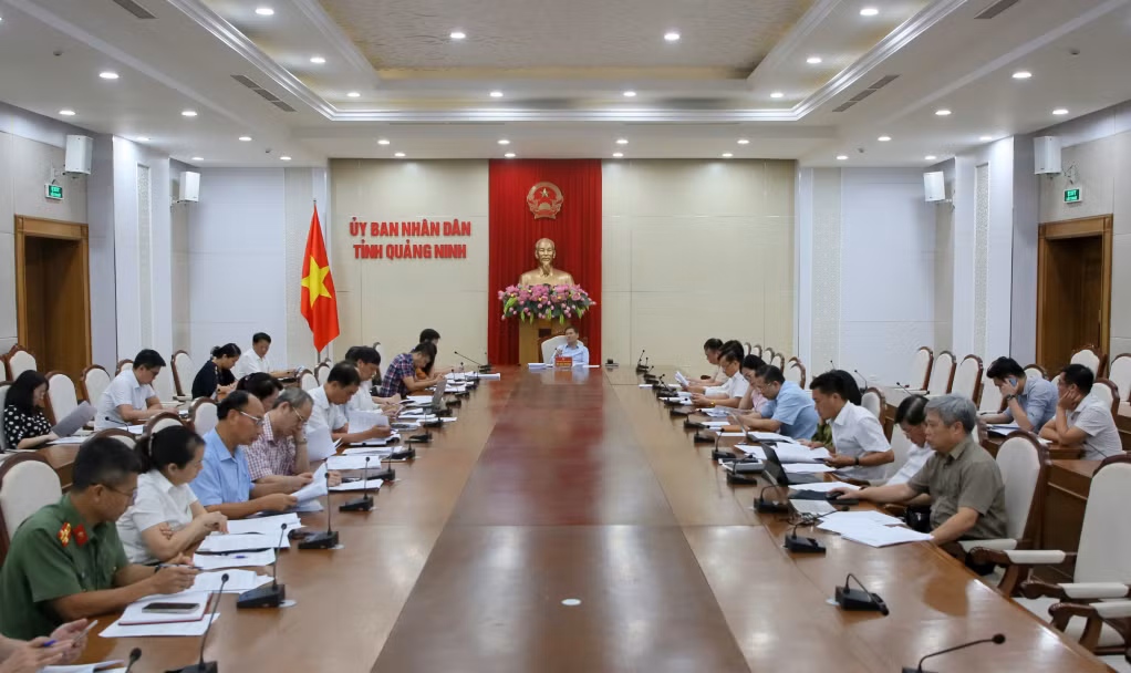 Quang cảnh cuộc họp.
