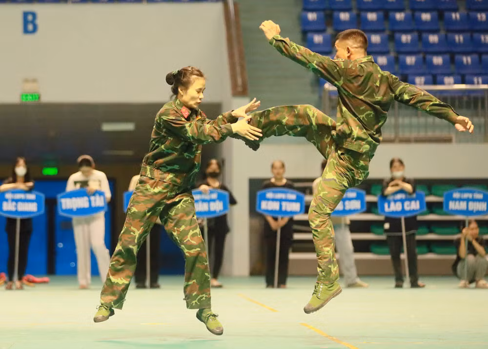 Màn biểu diễn võ thuật đối kháng của Binh chủng Đặc công (Bộ Quốc phòng) biểu diễn.