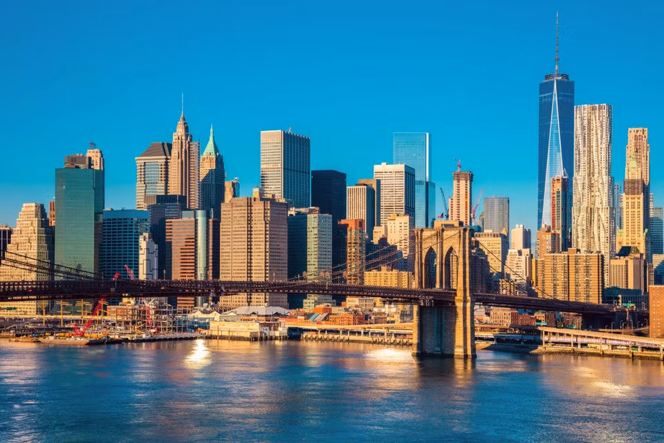 Thành phố New York (Mỹ) là nơi có nhiều tòa nhà chọc trời nhất trên thế giới, bao gồm các công trình nổi tiếng thế giới và có ý nghĩa văn hóa như tòa nhà Empire State, One World Trade Center (trung tâm thương mại Một Thế Giới), 30 Rockefeller Plaza...