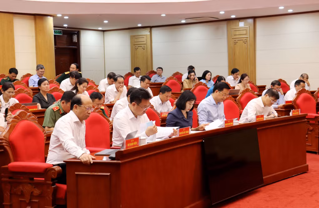 Các đại biểu tỉnh Quảng Ninh tham dự hội nghị trực tuyến toàn quốc.