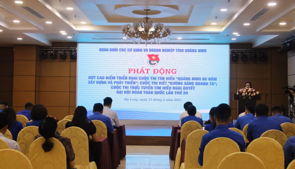 Đoàn Khối phát động đợt cao điểm triển khai cuộc thi tìm hiểu “Quảng Ninh 60 năm xây dựng và phát triển”; cuộc thi viết “Gương sáng quanh ta”; cuộc thi trực tuyến “Tìm hiểu Nghị quyết Đại hội Đoàn toàn quốc lần thứ XII”.