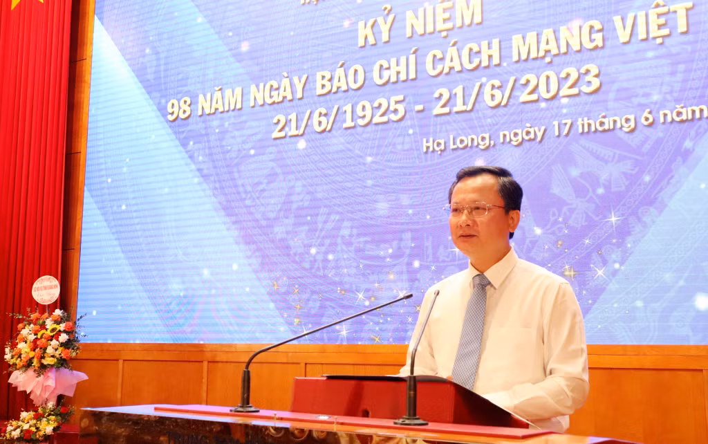 Đồng chí Cao Tường Huy, Quyền Chủ tịch UBND tỉnh phát biểu tại buổi lễ.