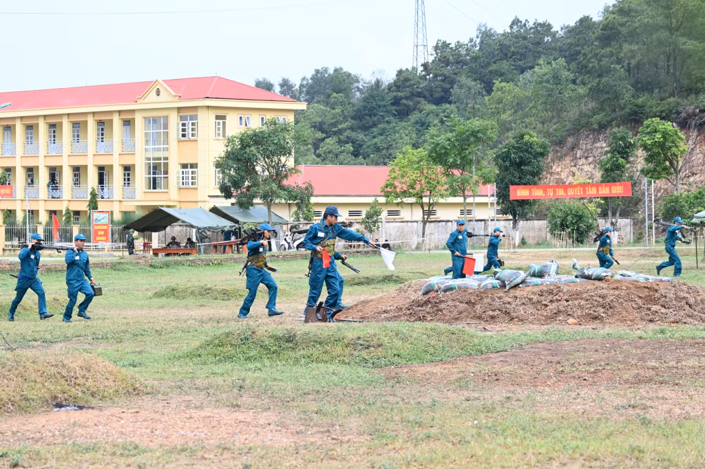 Nội dung thi chiếm lĩnh trận địa.