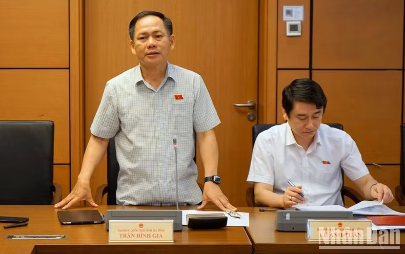 Đại biểu Trần Đình Gia - Đoàn đại biểu Quốc hội tỉnh Hà Tĩnh. (Ảnh: TRUNG HƯNG)