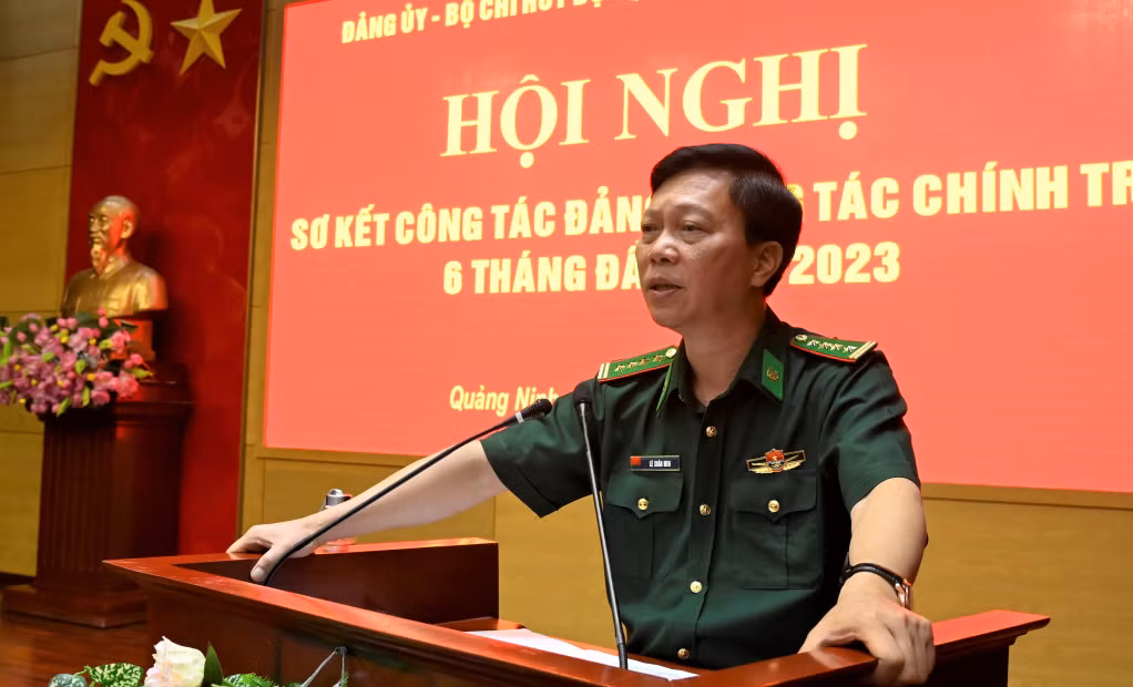 Đại tá Lê Xuân Men, Bí thư Đảng ủy, Chính ủy BĐBP tỉnh phát biểu kết luận hội nghị