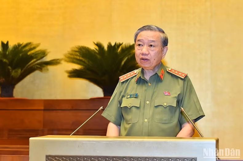Bộ trưởng Công an Tô Lâm giải trình một số ý kiến đại biểu Quốc hội nêu. (Ảnh: THỦY NGUYÊN)