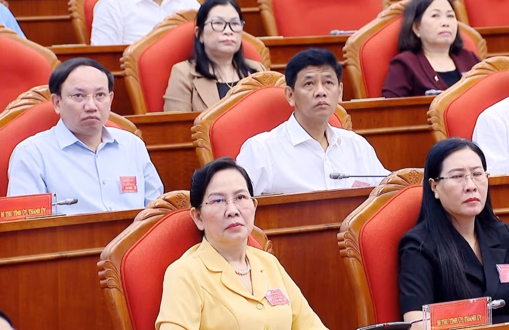 Đồng chí Nguyễn Xuân Ký, Ủy viên Trung ương Đảng, Bí thư Tỉnh ủy, Chủ tịch HĐND tỉnh dự hội nghị tại điểm cầu Hà Nội.