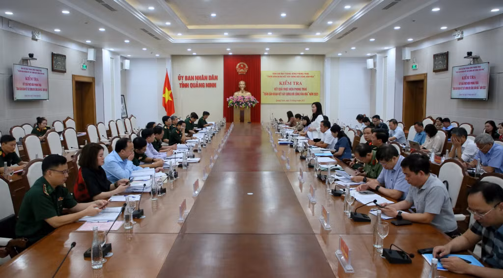 Quang cảnh buổi làm việc.