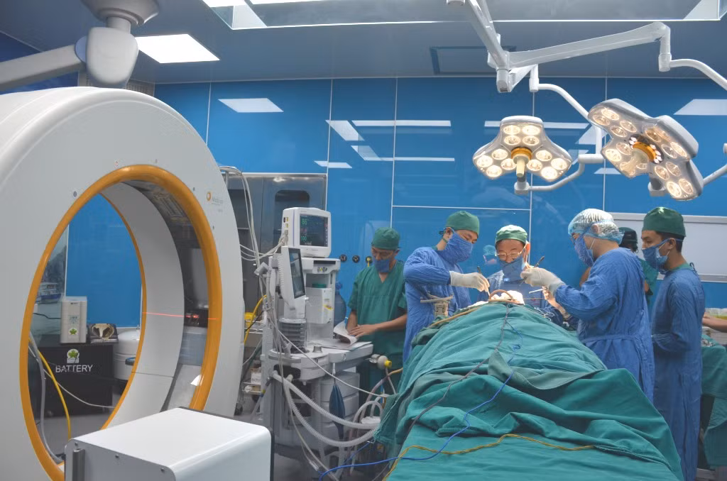 Phòng mổ thông minh được áp dụng tại Bệnh viện Bãi Cháy để nâng cao hiệu quả chữa bệnh cho người dân.