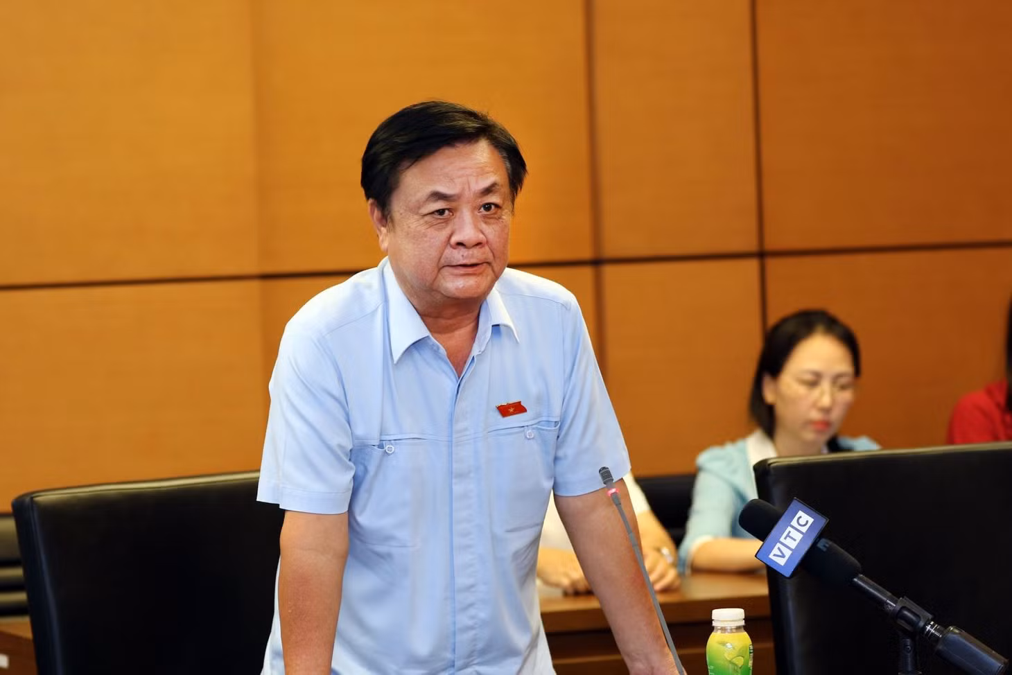 Đại biểu Lê Minh Hoan, Đoàn ĐBQH tỉnh Đồng Tháp phát biểu tại Quốc hội.