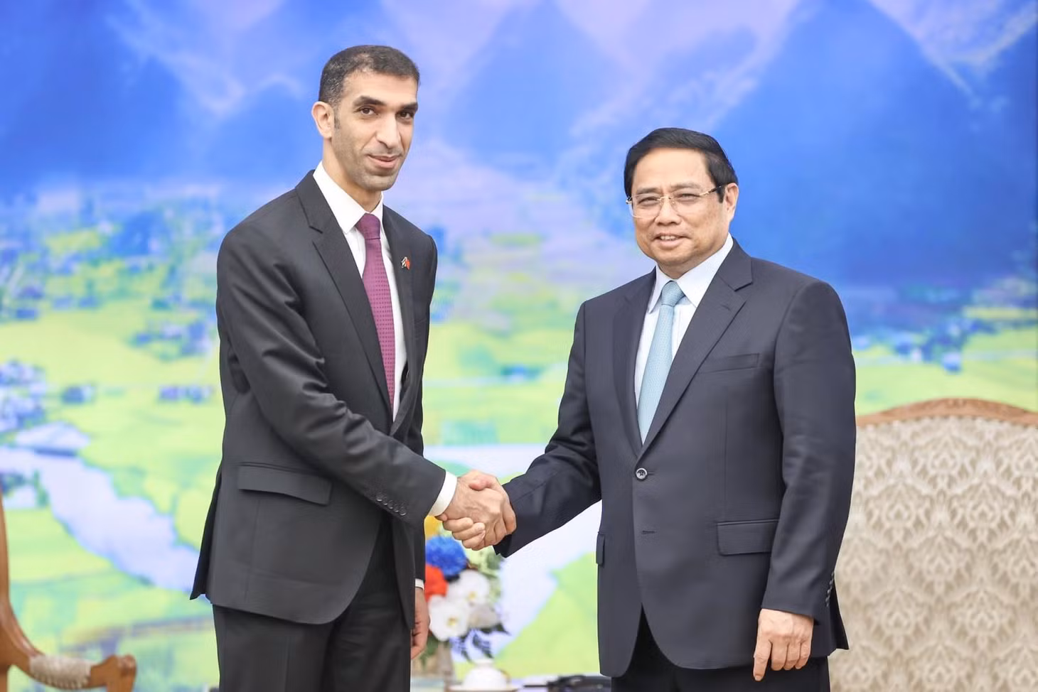 Thủ tướng Phạm Minh Chính tiếp Tiến sĩ Thani bin Ahmed Al Zeyoudi, Quốc vụ khanh phụ trách Thương mại quốc tế, Bộ Ngoại thương các Tiểu vương quốc Ả-rập Thống nhất. Ảnh: Dương Giang/TTXVN.