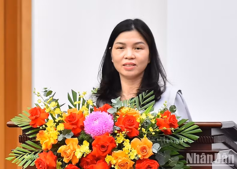 Vụ trưởng Vụ Thông tin (Văn phòng Quốc hội) Hoàng Thị Lan Nhung phát biểu. (Ảnh: THỦY NGUYÊN)