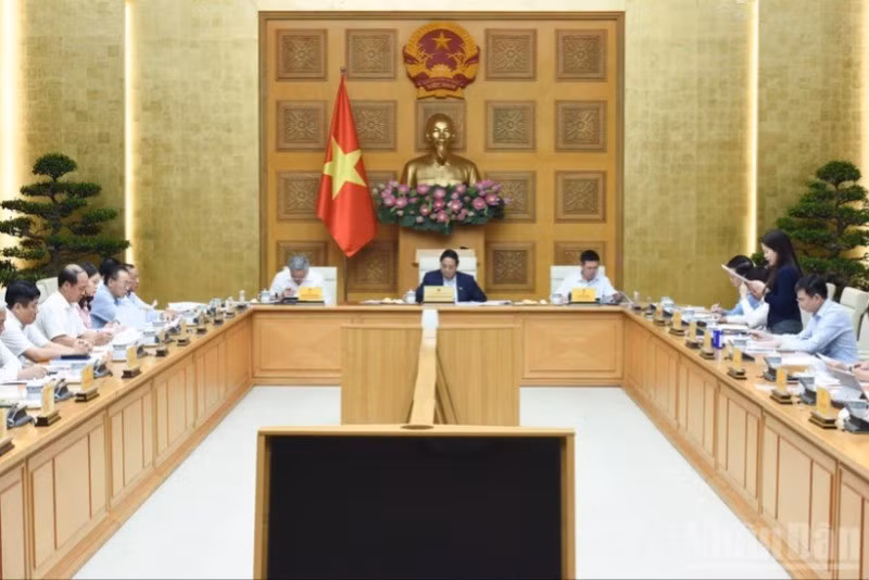 Thủ tướng Chính phủ Phạm Minh Chính chủ trì cuộc họp. (Ảnh: TRẦN HẢI)