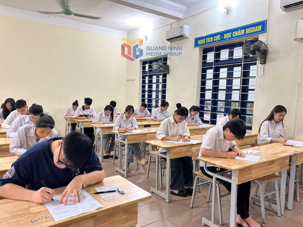 Các thi sinh tham gia Kỳ thi tốt nghiệp THPT năm 2024. Ảnh Minh Đức