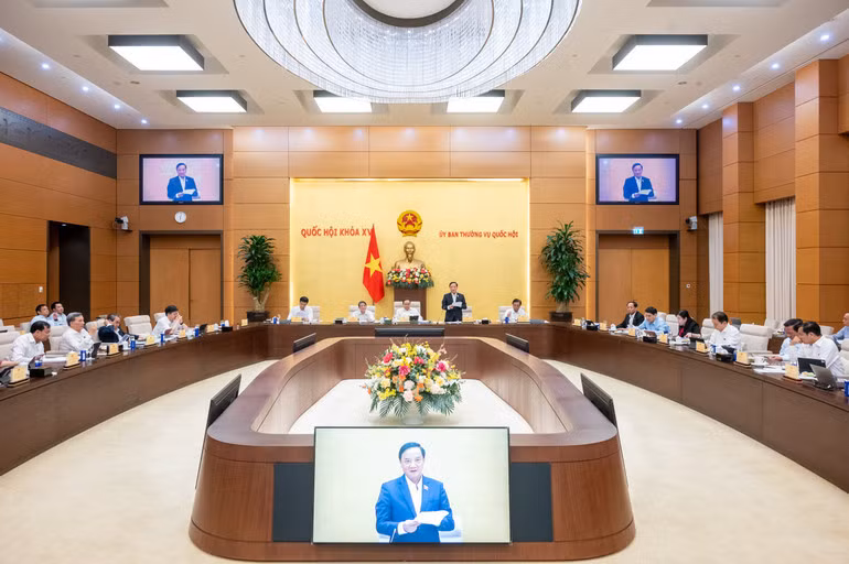 Quang cảnh phiên họp của Ủy ban Thường vụ Quốc hội chiều nay.