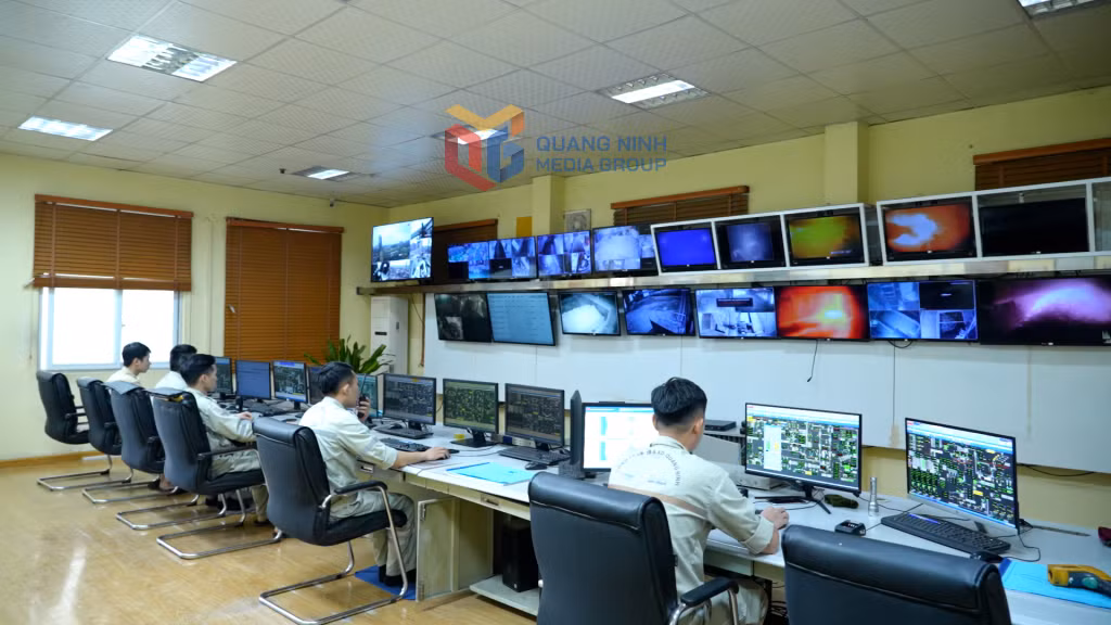 Công ty CP Xi măng và Xây dựng Quảng Ninh áp dụng công nghệ tiên tiến trong sản xuất.