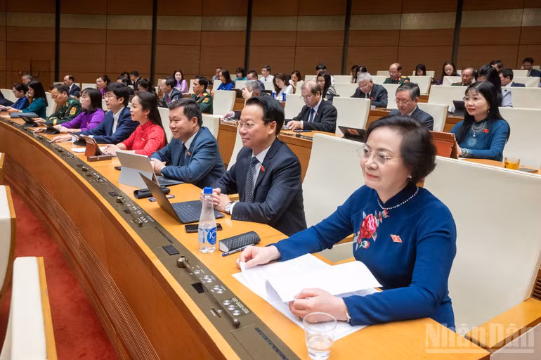Các đại biểu Quốc hội dự phiên họp sáng 27/6. (Ảnh: DUY LINH)