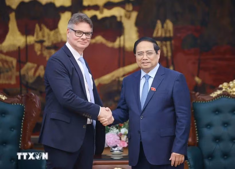 Thủ tướng Phạm Minh Chính tiếp ông Antoine Colin, Phó Chủ tịch cấp cao, phụ trách toàn cầu về chuyển đổi số và chuỗi cung ứng của Tập đoàn HP (Hoa Kỳ). (Ảnh: Dương Giang/TTXVN)