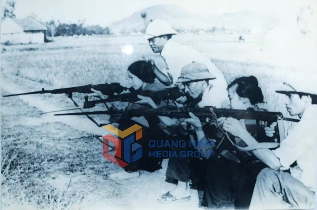 Dân quân xã Đức Chính hăng say luyện tập sẵn sàng chiến đấu. Ảnh: Tư liệu