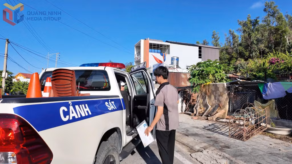 tổ công tác số 13, đội cảnh sát giao thông đường bộ số 2, phòng cảnh sát giao thông, công an tỉnh quảng ninh ( chuẩn như này e)
