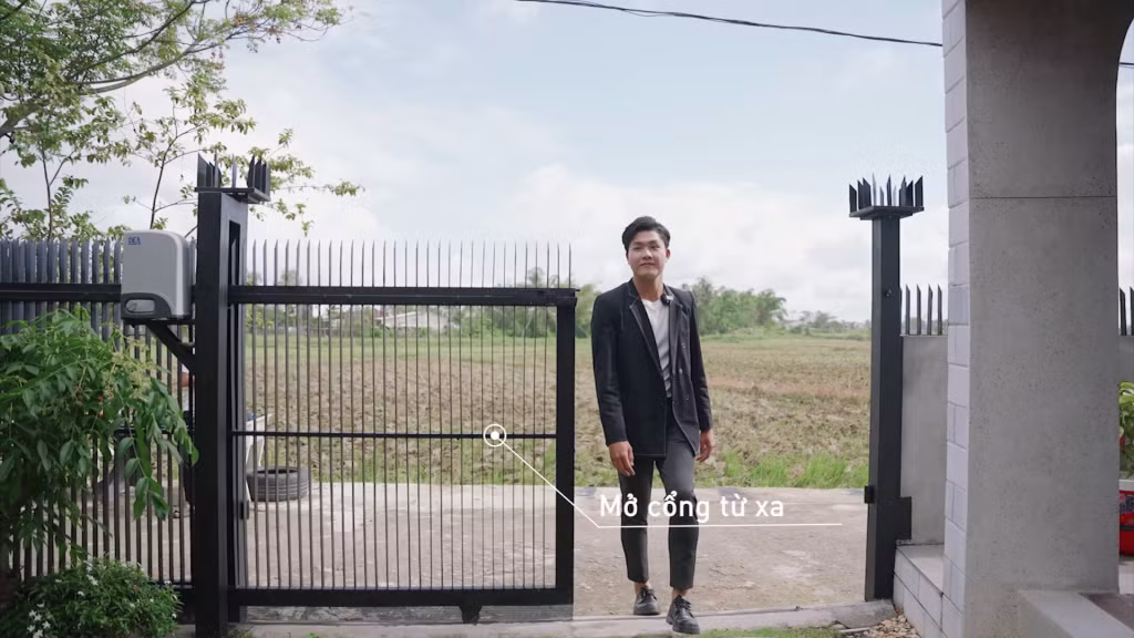 Đầu tư giải pháp cửa cổng tự động, gia chủ dễ dàng đóng/mở từ xa thông qua điện thoại.