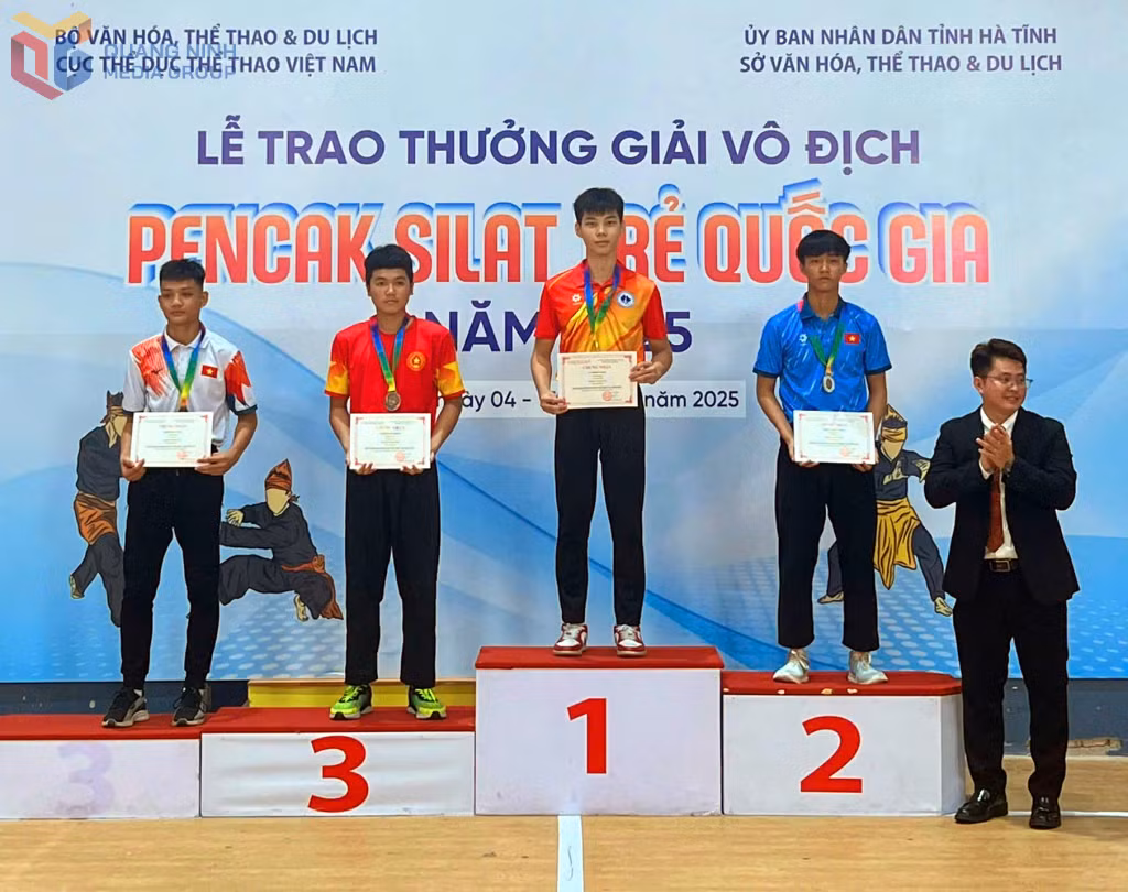 VĐV Lê Thành Trung giành HCV ở hạng cân 63kg nam.