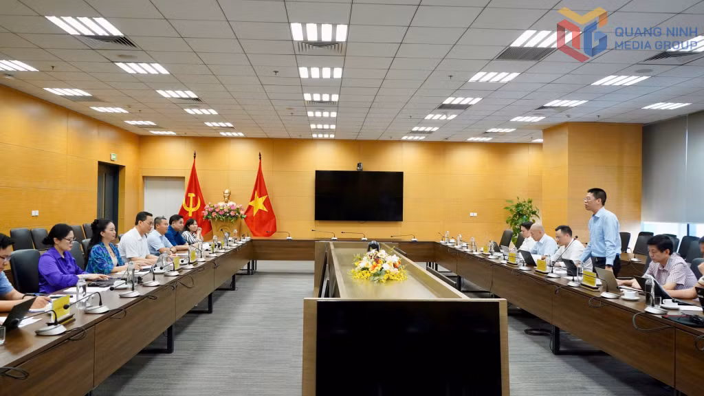 Sở Khoa học và Công nghệ (KH&CN) tỉnh Quảng Ninh đã có buổi làm việc với Cục Viễn thông thuộc Bộ KH&CN để trao đổi, tháo gỡ những khó khăn, vướng mắc trong lĩnh vực viễn thông trên địa bàn tỉnh. Ảnh: Mỹ Phương (Sở KH&CN) 