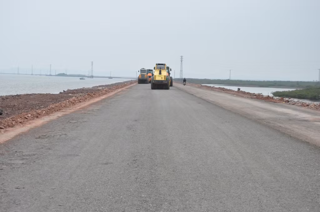 Theo kế hoạch, dự án đường kết nối từ cao tốc Vân Đồn - Móng Cái đến Cảng Vạn Ninh có tổng chiều dài 9,5km sẽ hoàn thành trong năm 2024. Hiện TP Móng Cái đang đề nghị UBND tỉnh điều chỉnh thời gian thực hiện dự án trong năm 2025