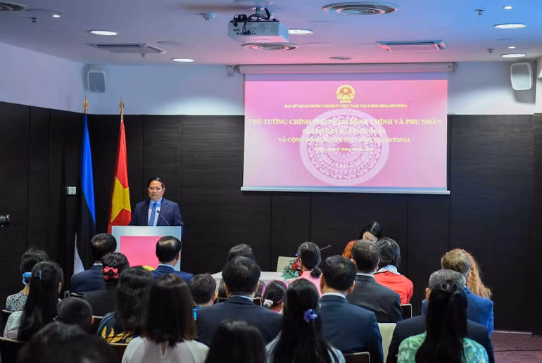 Quang cảnh buổi gặp gỡ. (Ảnh: NGUYỄN HỒNG)