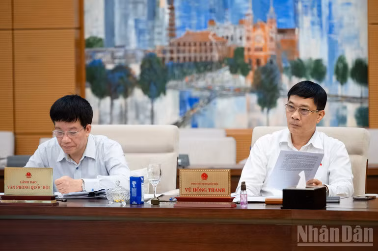 Các đại biểu dự phiên họp. (Ảnh: DUY LINH)
